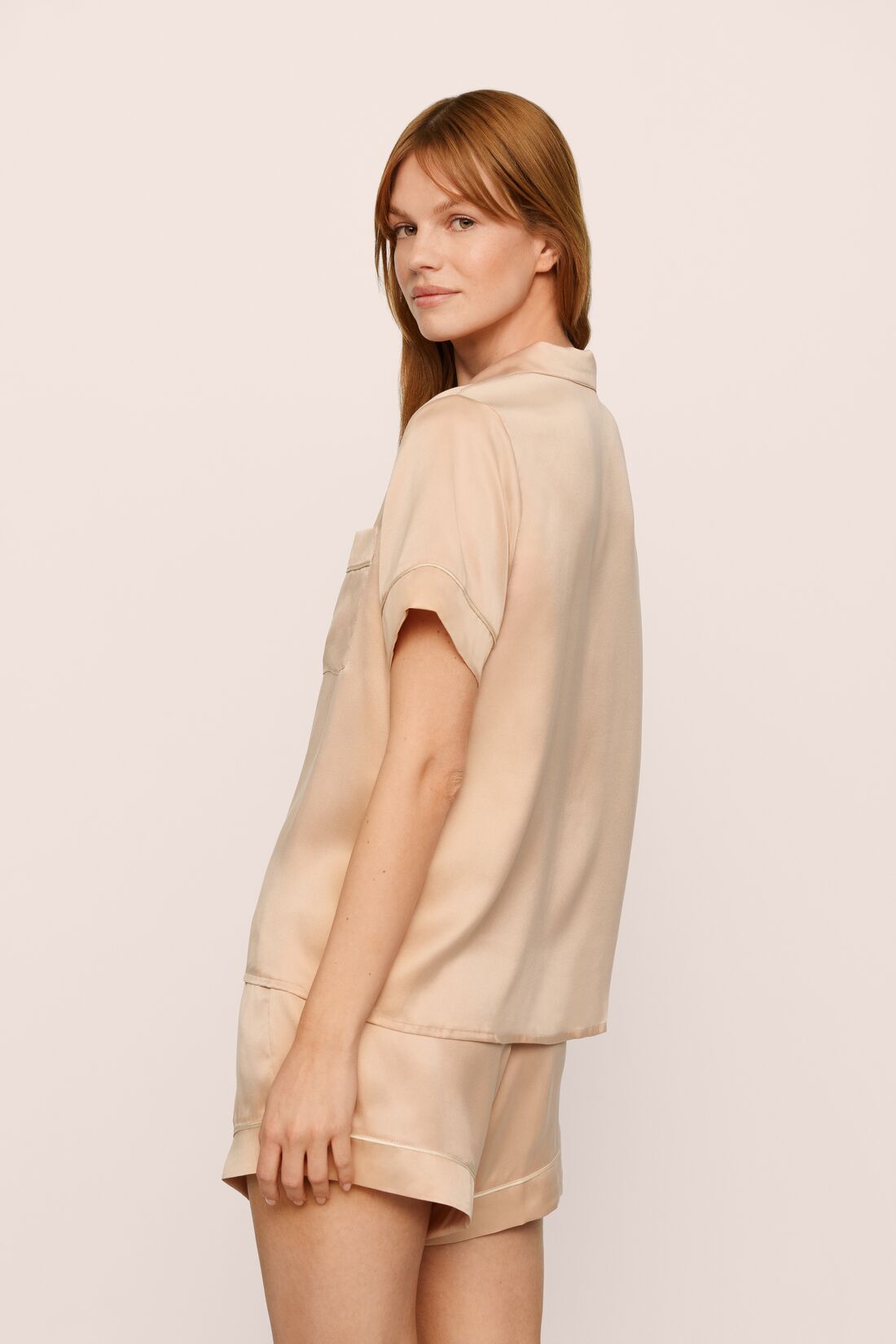 Model Is Wearing Inez Short Pj Set In Rose Cloud/Champagne