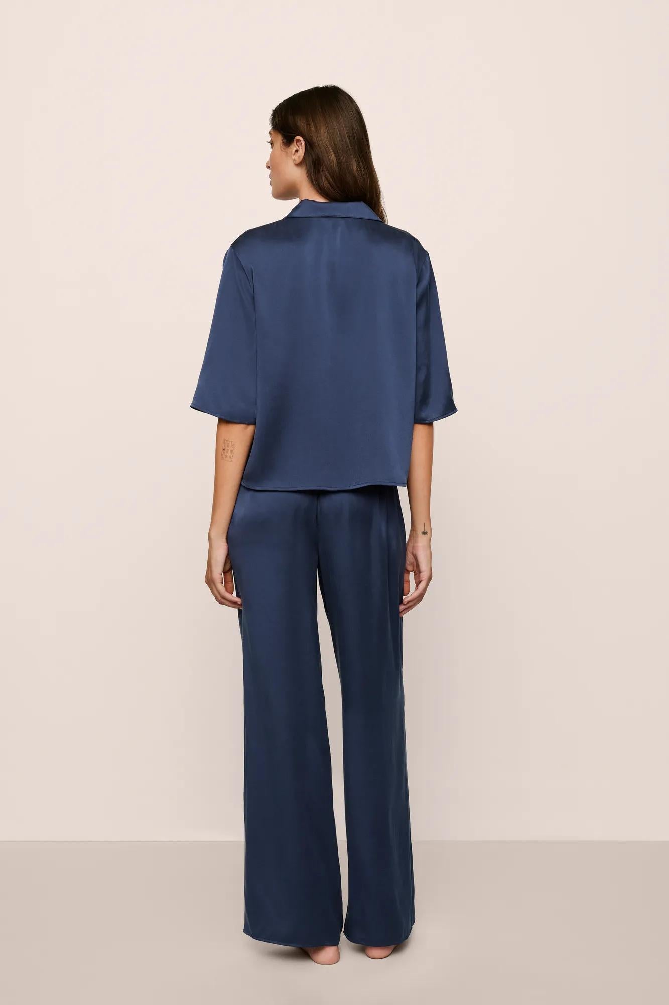 Model is wearing Inez Washable Silk Jacquard Relaxed Wide Leg Pant PJ Set in Navy