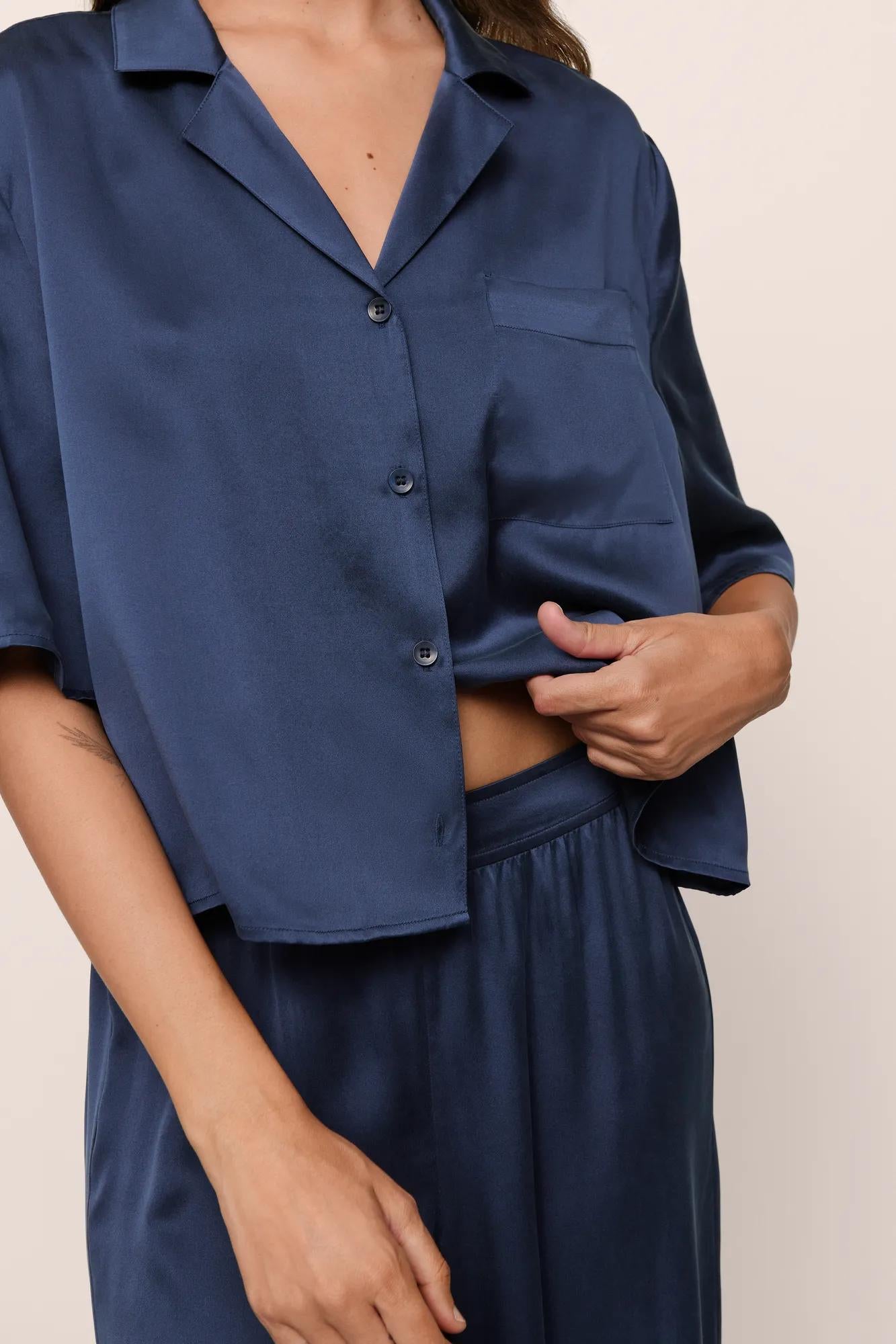 Model is wearing Inez Washable Silk Jacquard Relaxed Wide Leg Pant PJ Set in Navy