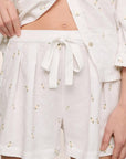 Model is wearing Linen Blend Relaxed Short in SummerDaisyWhite/PeachDust