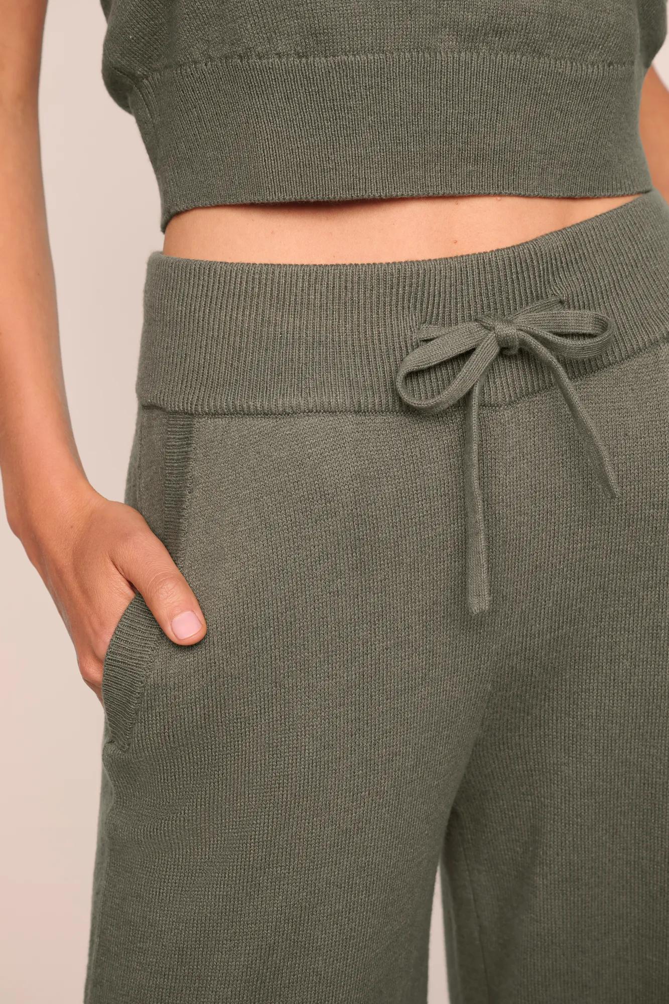 【BOHEMIAN SEOUL】SCULPT SWEAT PANTS (2COLORS) XO by Kali Silk Crepe Rainbow Mist Pants | Elegant Women's
