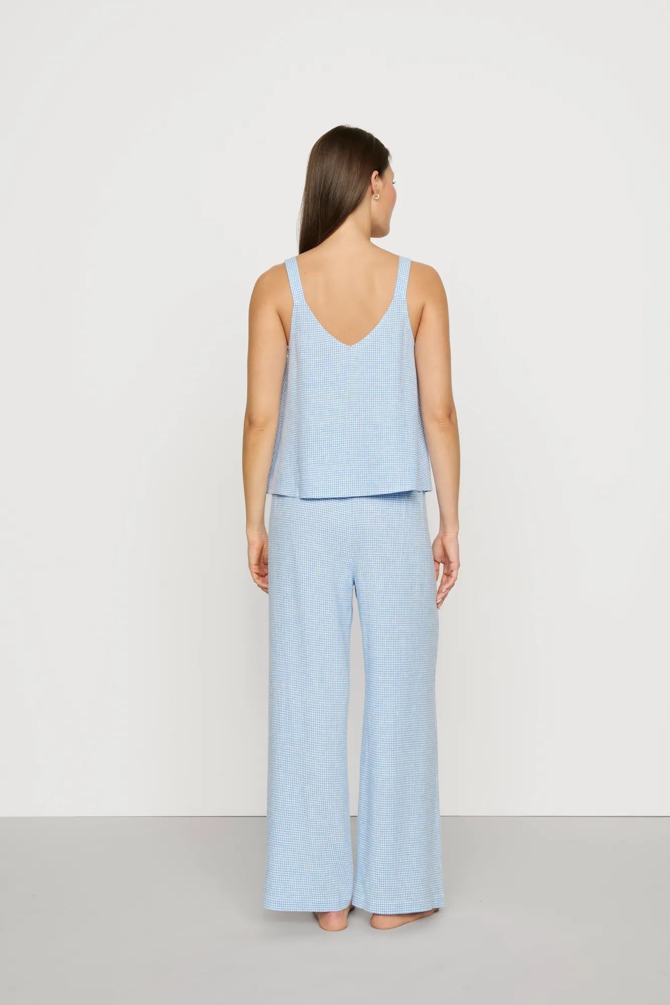 Model is wearing Linen Blend V Neck Cami in Gingham White/Summer Blue