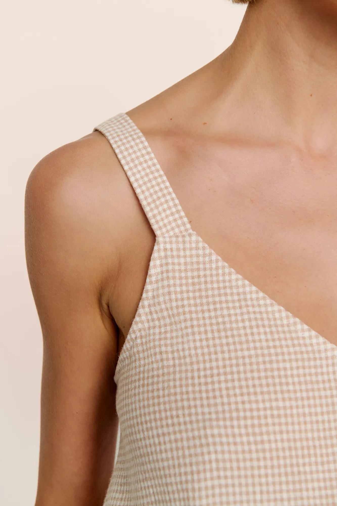 Model is wearing Linen Blend V Neck Cami in Gingham White/Warm Taupe