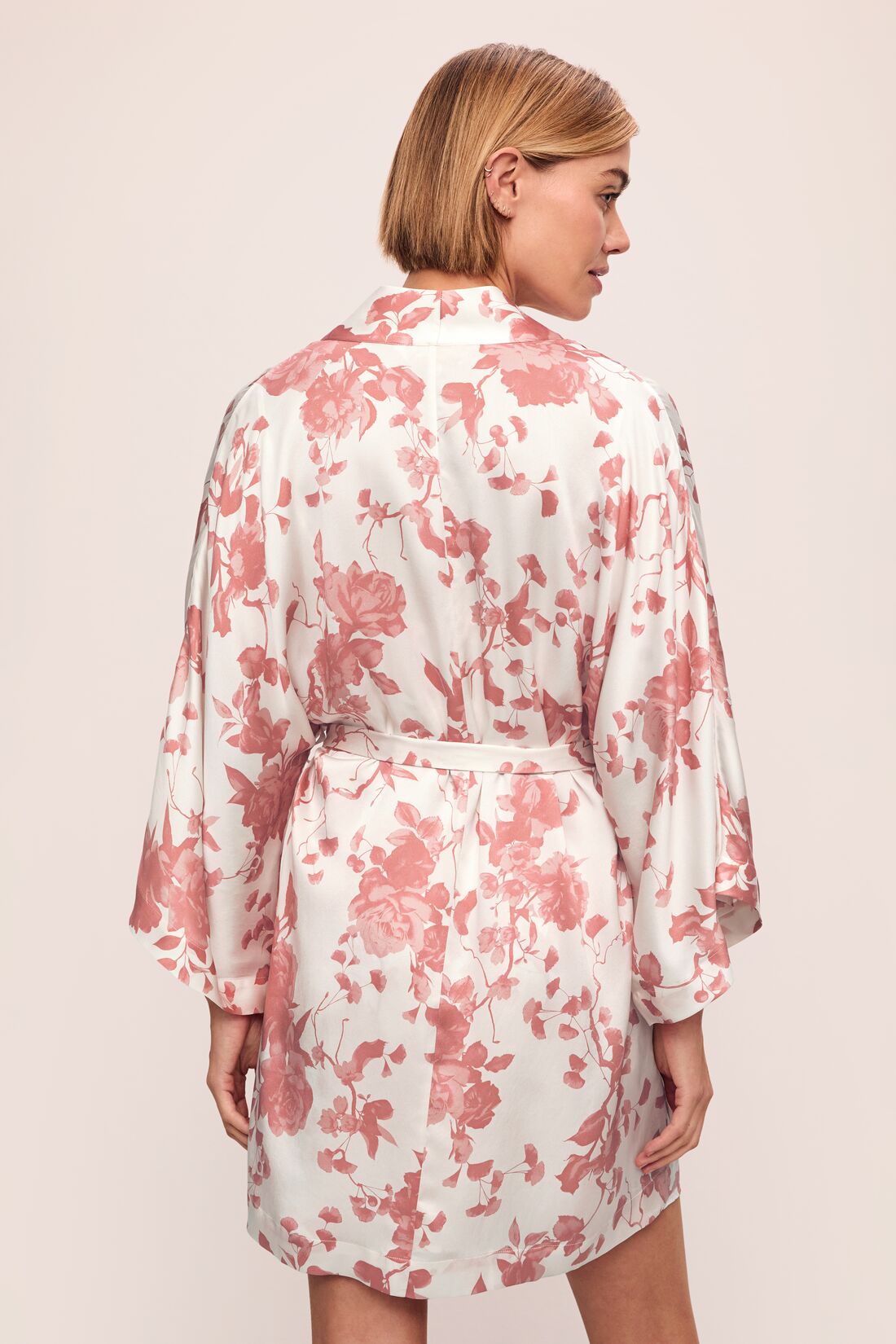 Model is wearing Inez Printed Washable Silk Short Robe in Ikebana Pearl