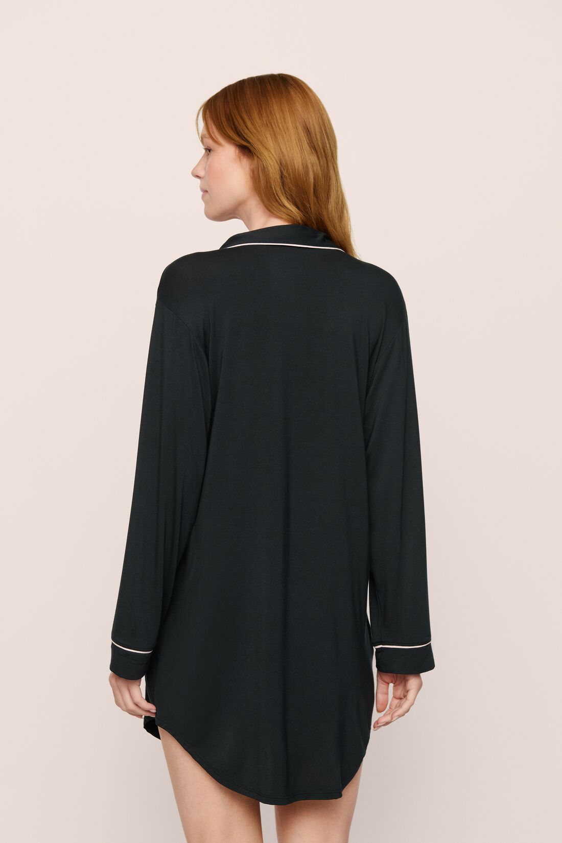 Model Is Wearing Gisele Sleepshirt In Black/Sorbet Pink