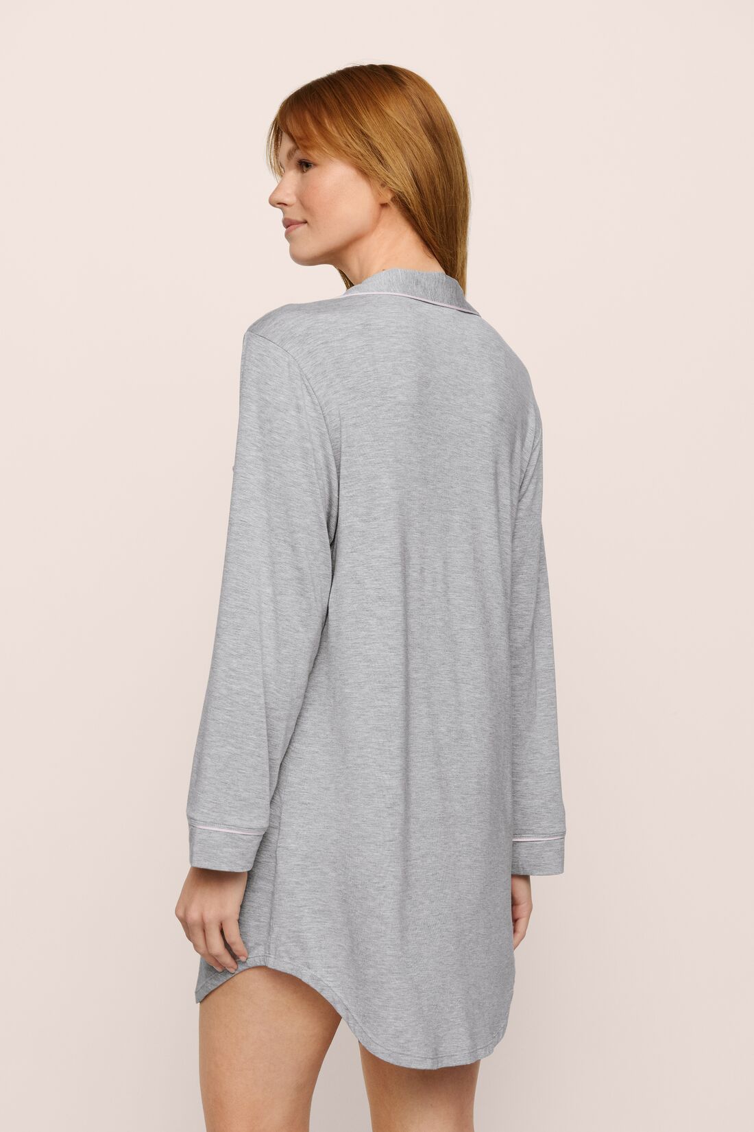 Model Is Wearing Gisele Sleepshirt In Heather Grey/Sorbet Pink