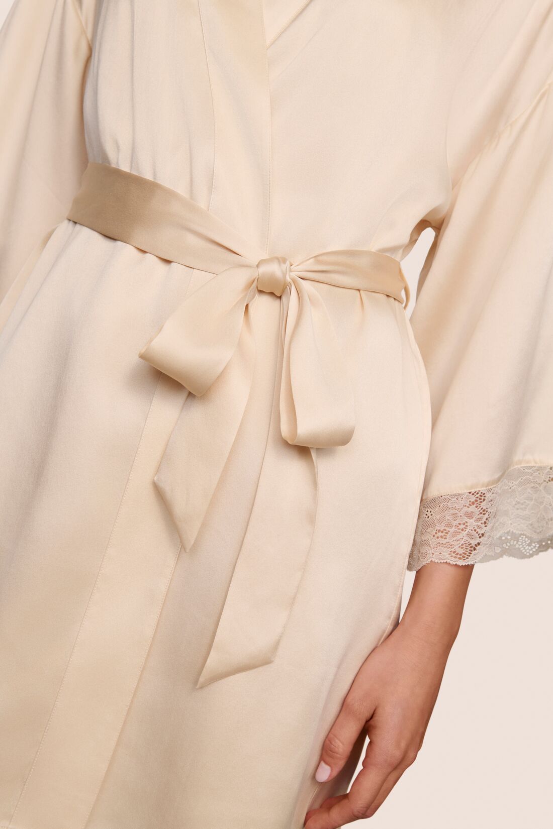 Model is wearing Washable Silk Lace Robe  in Champagne/Champagne