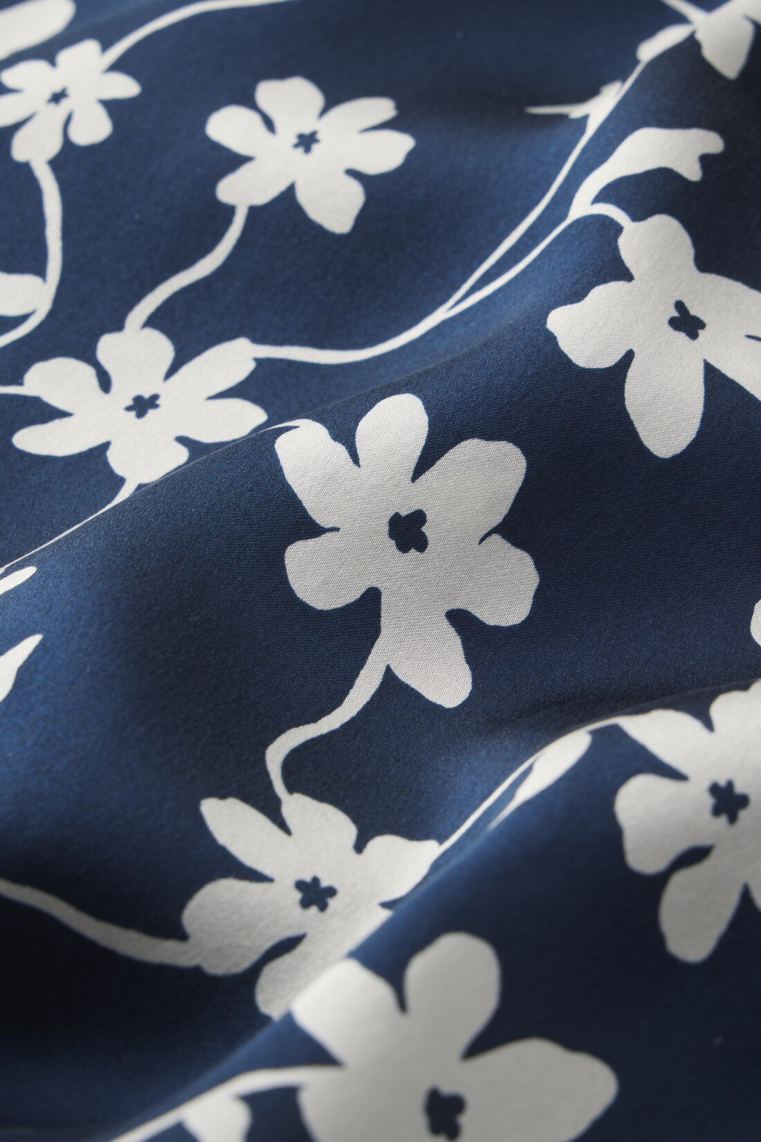 Image of Modern Floral Navy/Navy fabric and print detail.