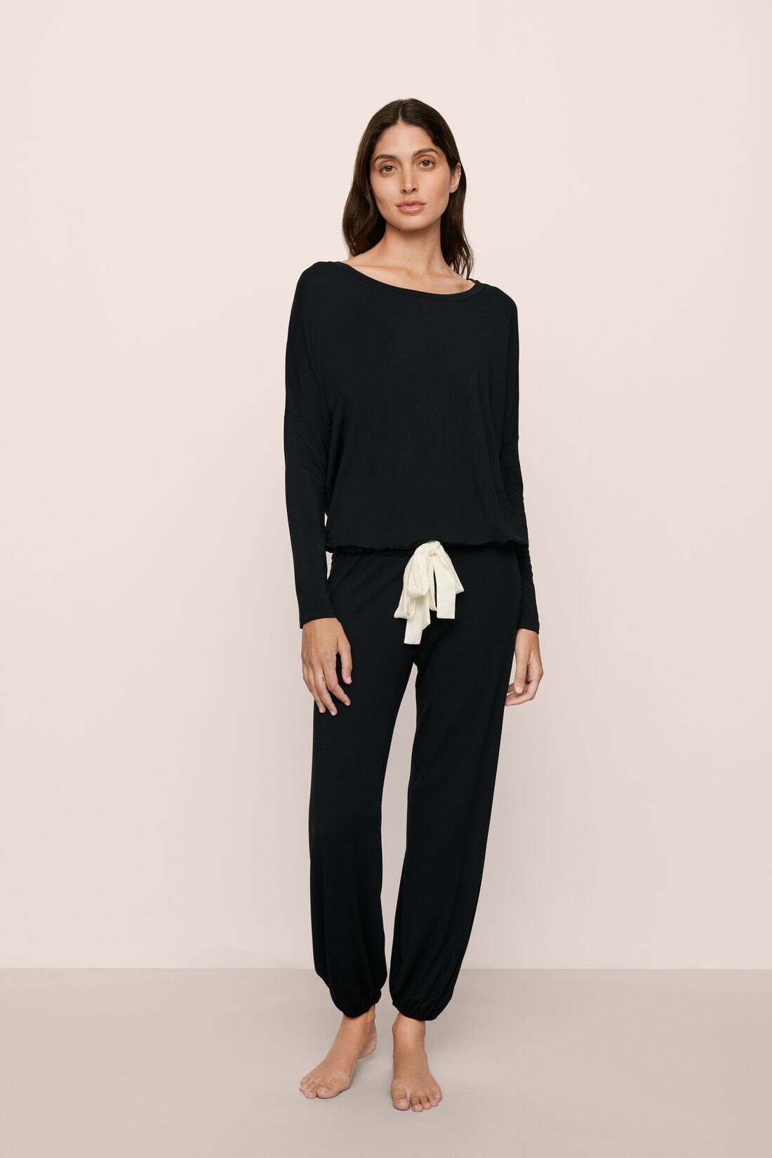 Model Is Wearing Gisele Slouchy Set In Black/Ivory