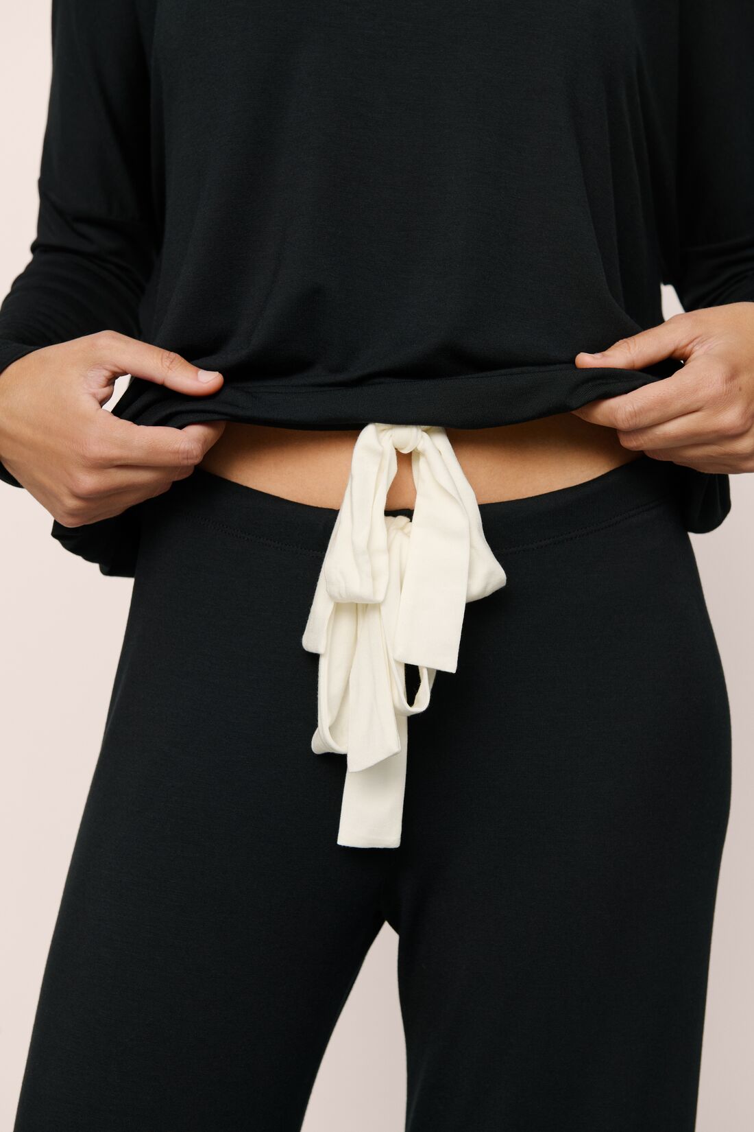 Model Is Wearing Gisele Slouchy Set In Black/Ivory