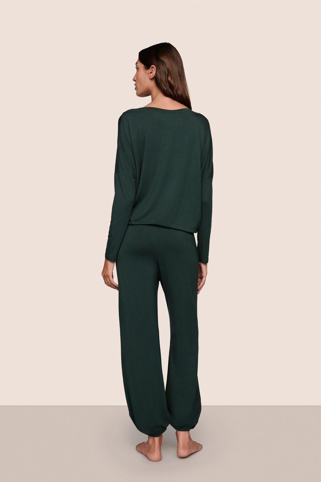 Model is wearing Gisele TENCEL™ Modal Slouchy PJ Set  in Pine/Ivory