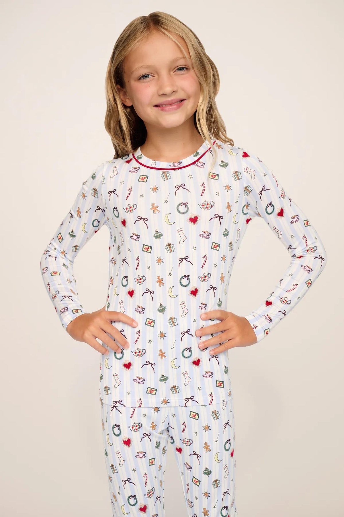 Model is wearing Kids Printed TENCEL™ Modal Unisex Long PJ Set in Nordic Nights Lightblue/Deepcl