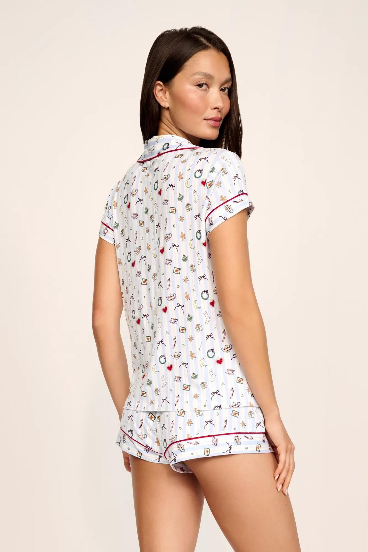Model is wearing Gisele Printed TENCEL™ Modal Shortie Short PJ Set in Nordic Nights Lightblue/Deepcl