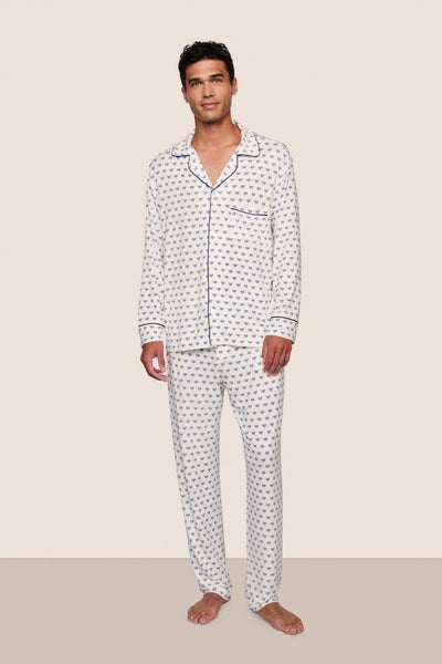 Model is wearing William Printed TENCEL™ Modal Long PJ Set in Hannukah Glow Nouvean Navy/Ny