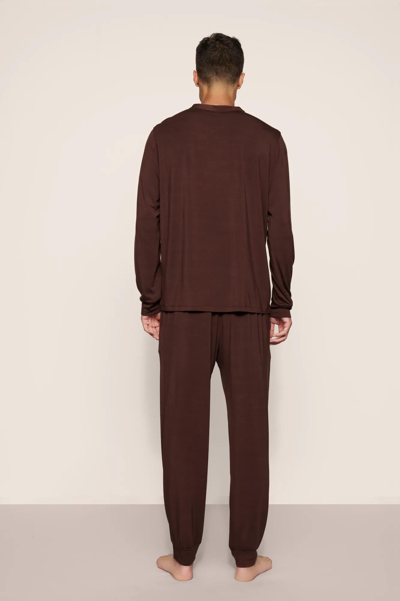 Model is wearing Henry TENCEL™ Modal Long PJ Set in Chocolate