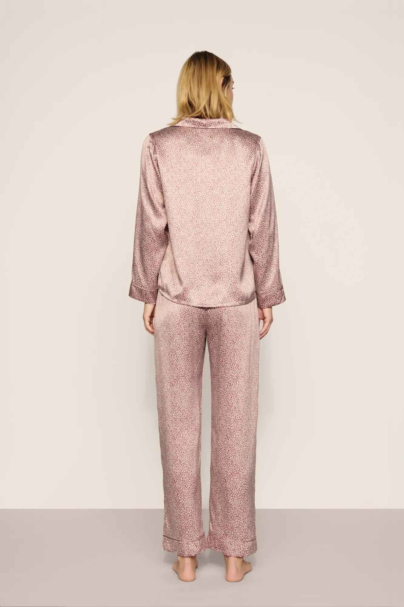 Model is wearing Inez Washable Silk Printed Long PJ Set in Animal Instinct Woodrose/Woodr
