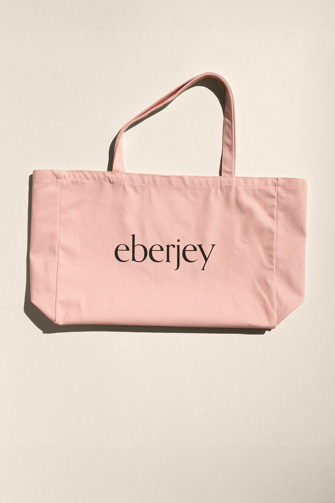 Eberjey tote bag in rose cloud.