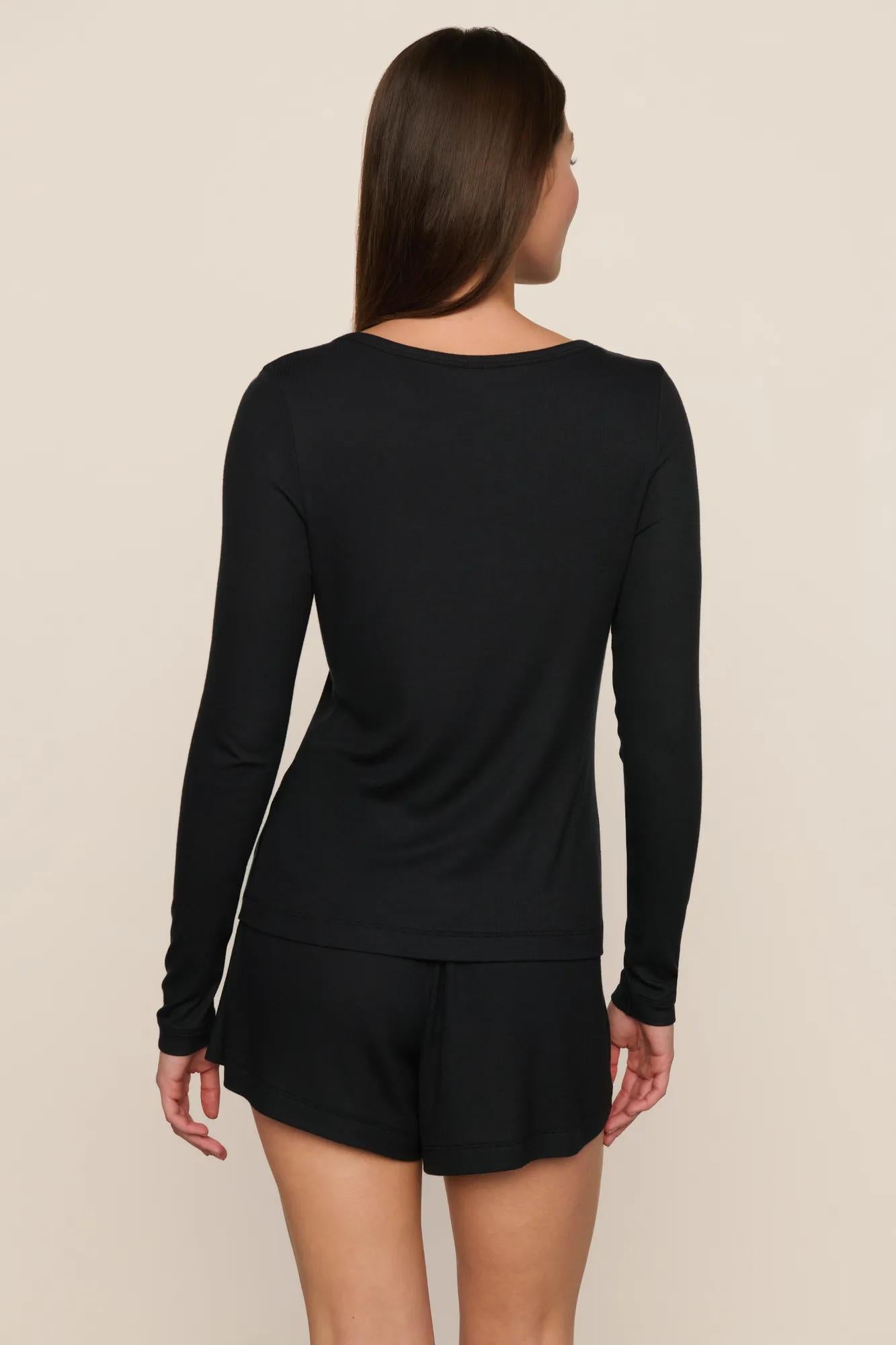 Model is wearing Dream Rib Relaxed Short in Black