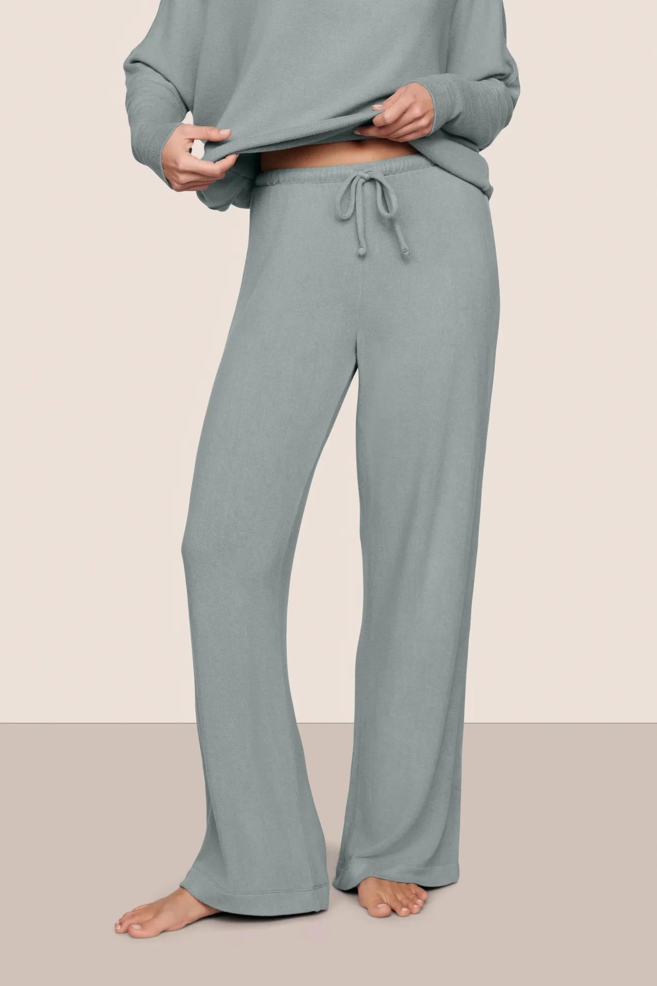Model is wearing Cozy Time Pant  in Lead